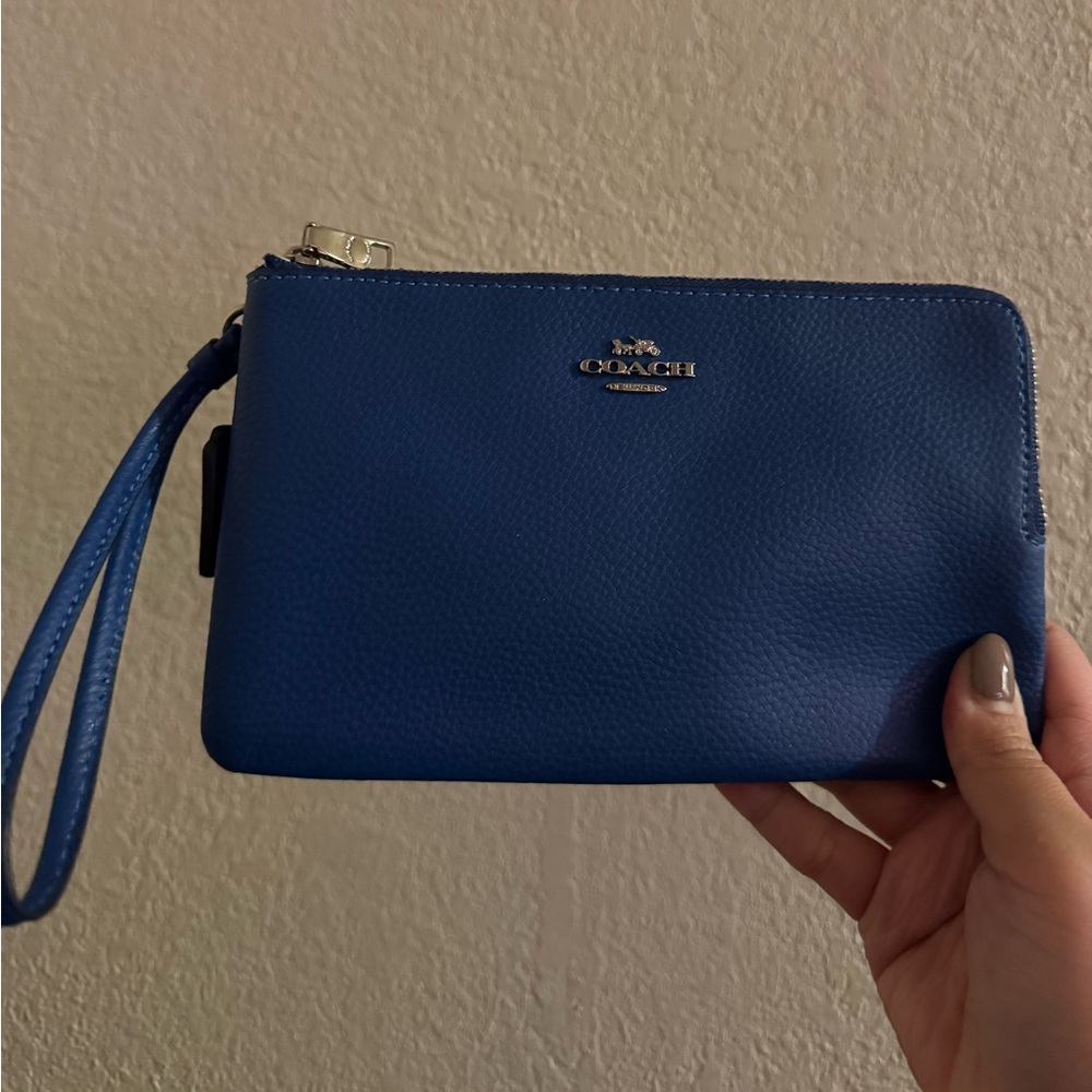 Coach wristlet blue (new with tags inside)